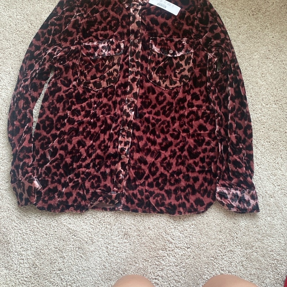 J Crew Classic-fit shirt in Drapey Velvet Rose Leopard Print - Picture 8 of 8